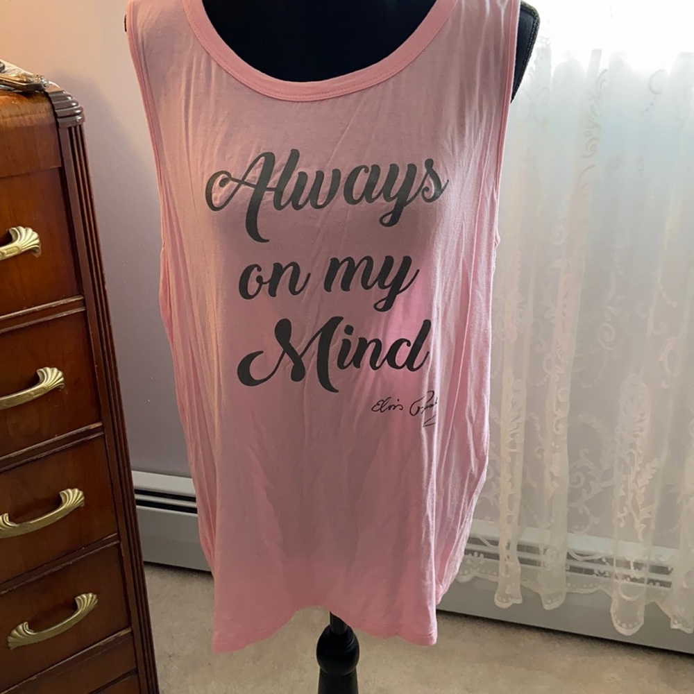 Pretty Graceland top